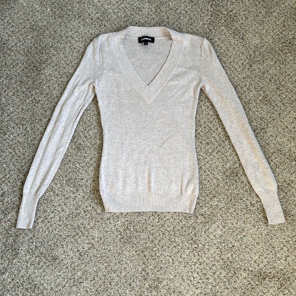 Beige Express sweater, size xs, excellent condition